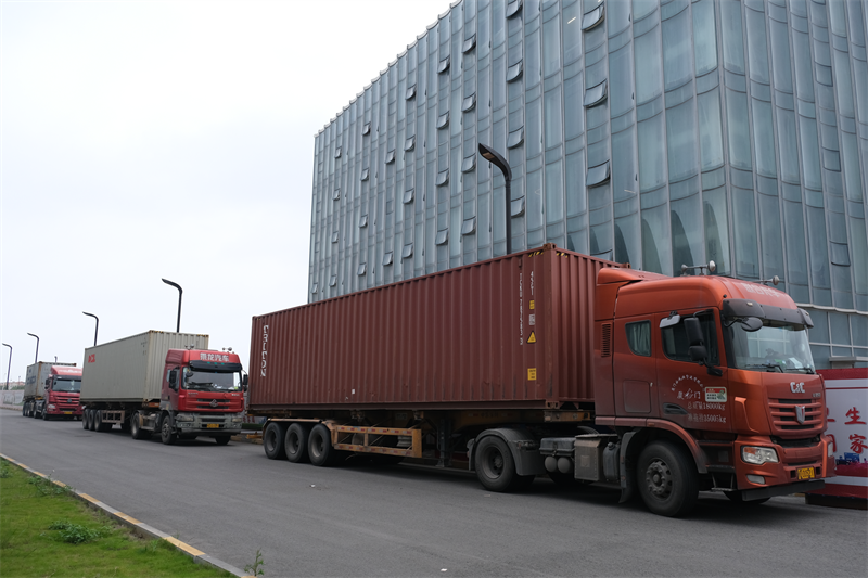 Lähis-Itta tarnitud QGM telliste valmistamise masinad, mis aitavad piirkondlikul ehitusel teha uue sammu edasi