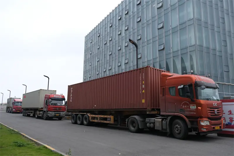 Lähis-Itta tarnitud QGM telliste valmistamise masinad, mis aitavad piirkondlikul ehitusel teha uue sammu edasi