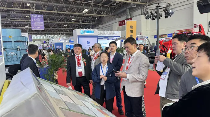 Kuldne sügiskogunemine, et rääkida nutikast tootmisest, Quangongi tugevus loob sära