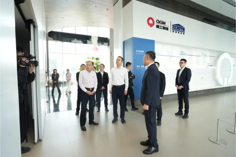 Valitsus ja ettevõtted teevad arengu edendamiseks koostööd; kohapealsed uuringud teevad ettevõtete südamed soojaks.